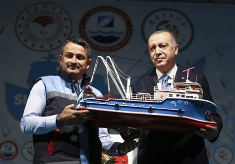 C­u­m­h­u­r­b­a­ş­k­a­n­ı­ ­E­r­d­o­ğ­a­n­­d­a­n­ ­b­a­l­ı­k­ç­ı­l­a­r­a­ ­m­ü­j­d­e­